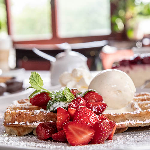 Frische Bergische Waffeln im Teatercafé in Bergisch Gladbach