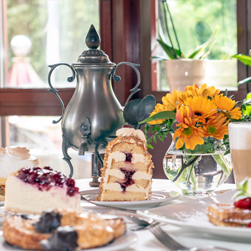 Bergische Kaffeetafel mit Dröppelminna im Theatercafé in Bergisch Gladbach